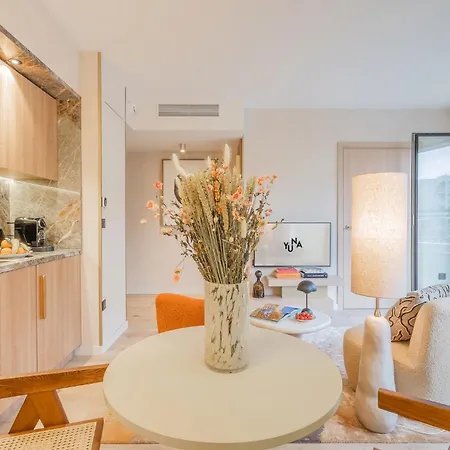 Apartmanhotel Yuna Porte-maillot - 4*