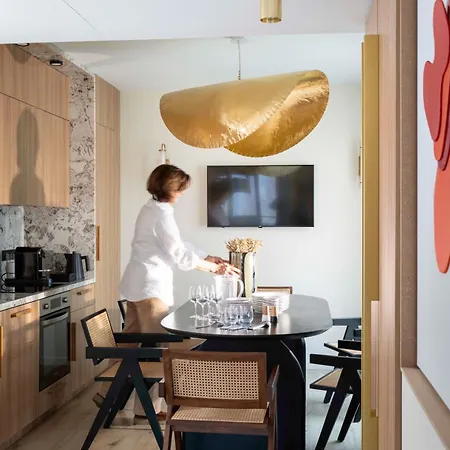 Yuna Porte-maillot - Hotel apartamentowy 4*