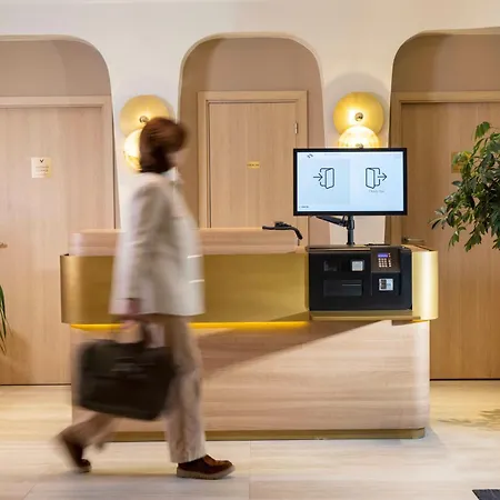 Hotel apartamentowy Yuna Porte-maillot -