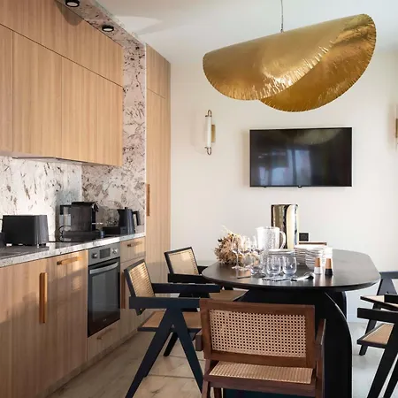 Yuna Porte-maillot - Hotel apartamentowy 4*