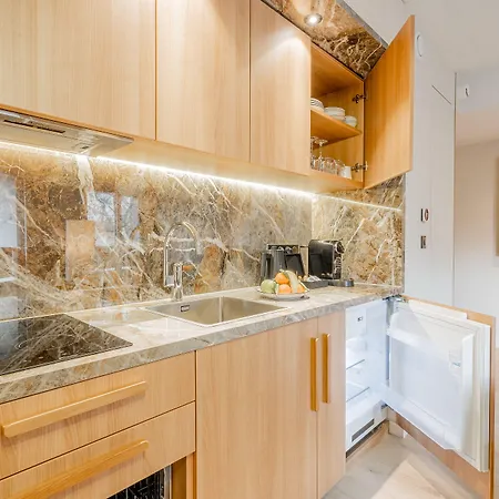 Yuna Porte-maillot - Hotel apartamentowy 4*