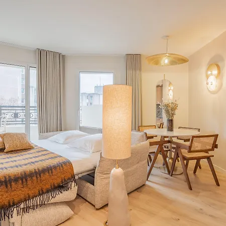 Yuna Porte-maillot - Hotel apartamentowy