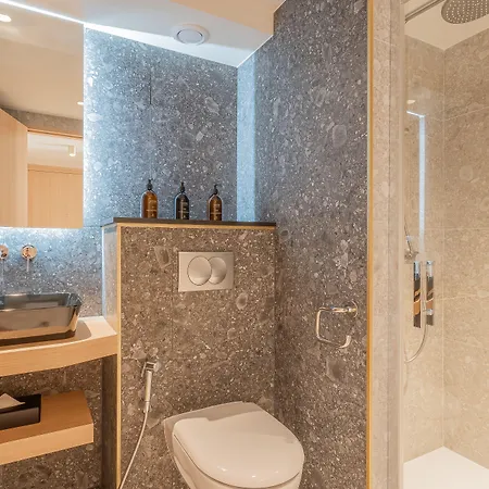 Yuna Porte-maillot - Levallois-Perret