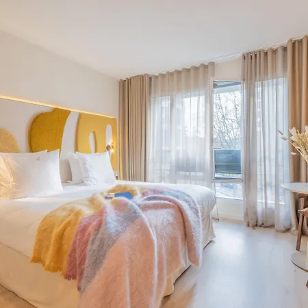 Yuna Porte-maillot - Hotel apartamentowy